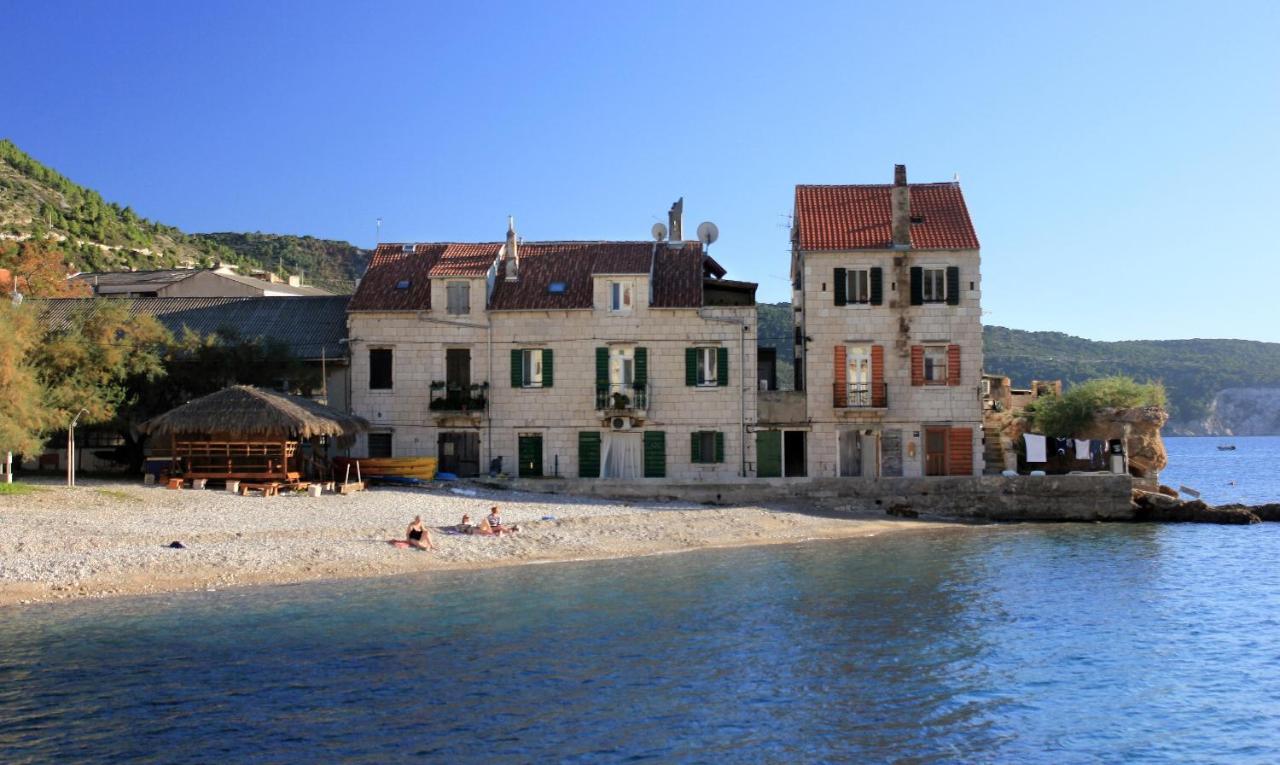 Apartments And Rooms By The Sea Komiza, Vis - 2431 Екстер'єр фото