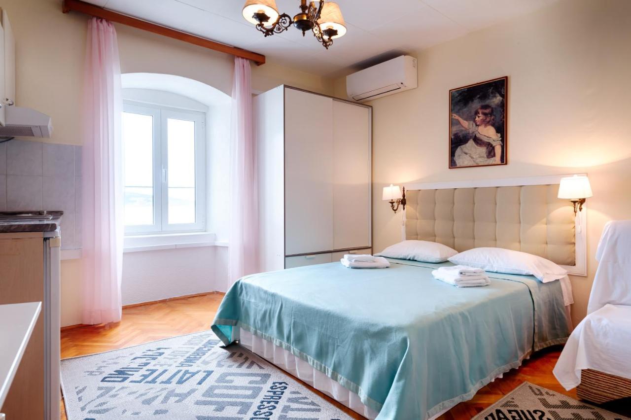 Apartments And Rooms By The Sea Komiza, Vis - 2431 Екстер'єр фото