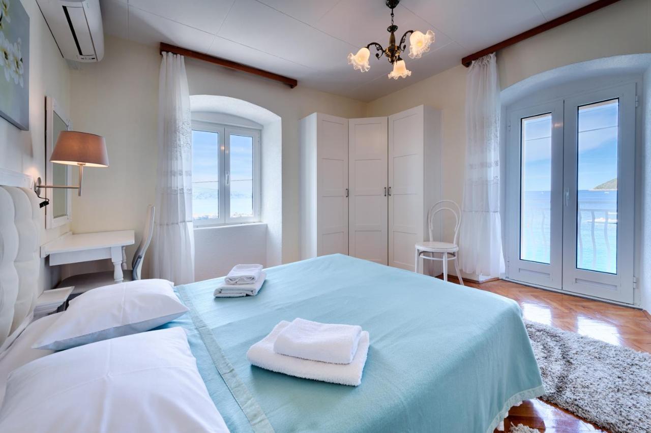 Apartments And Rooms By The Sea Komiza, Vis - 2431 Екстер'єр фото