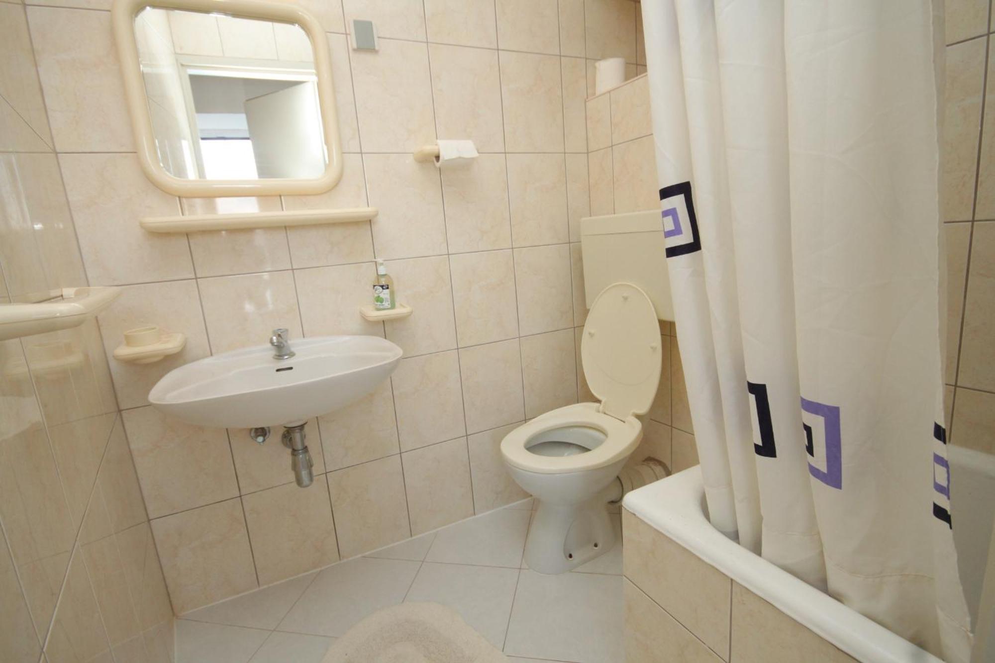 Apartments And Rooms By The Sea Komiza, Vis - 2431 Номер фото